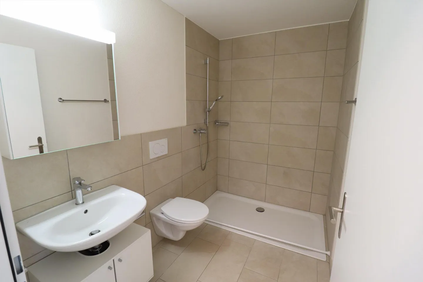 Cozy and bright 1.5-room apartment for rent - Photo 3 of 6