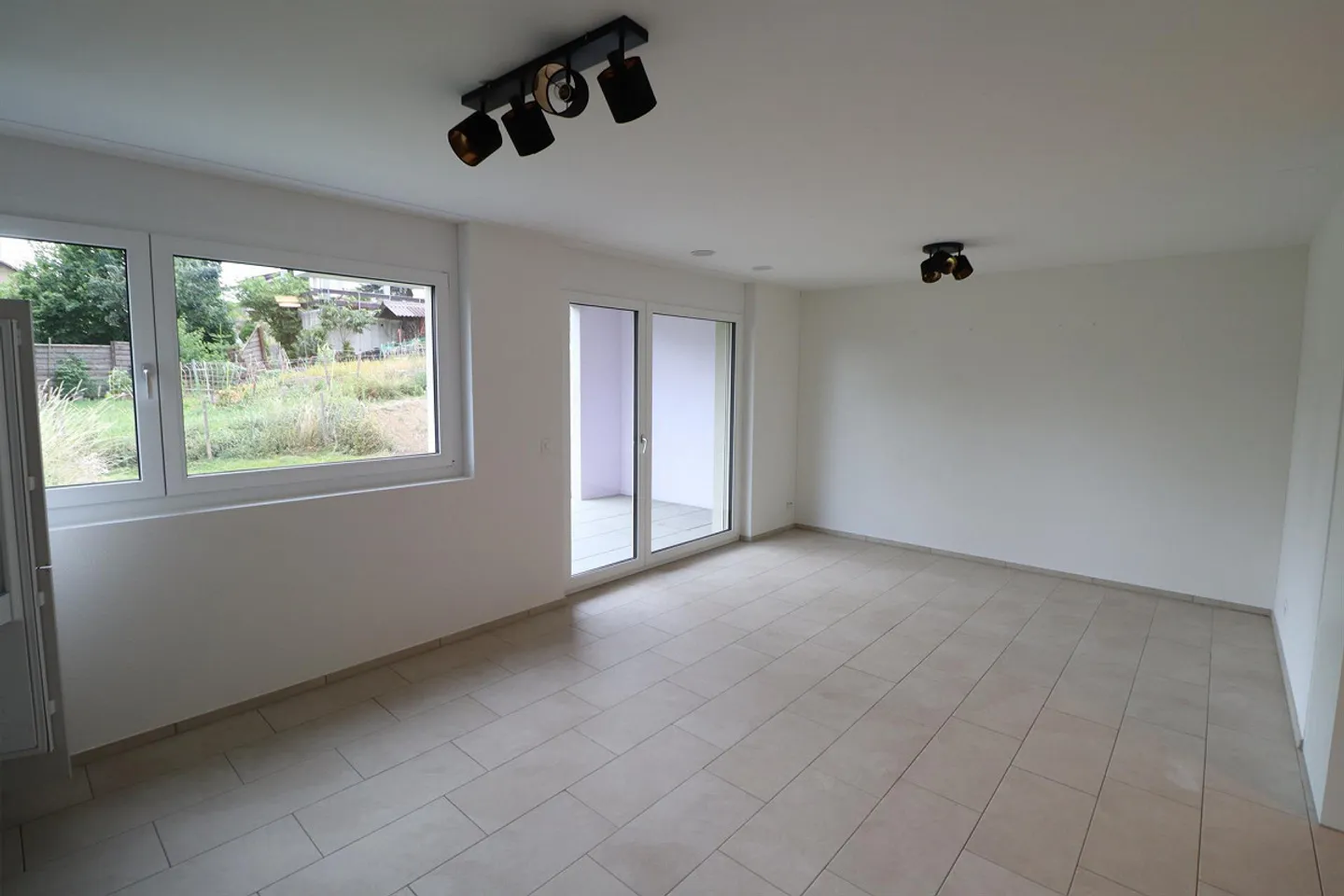 Cozy and bright 1.5-room apartment for rent - Photo 1 of 6