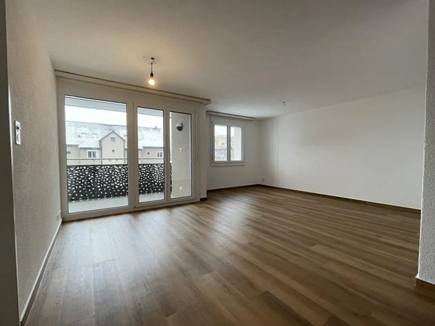 confortable appartement de 4.5 pièces dans un endroit calme - Photo 3 sur 12