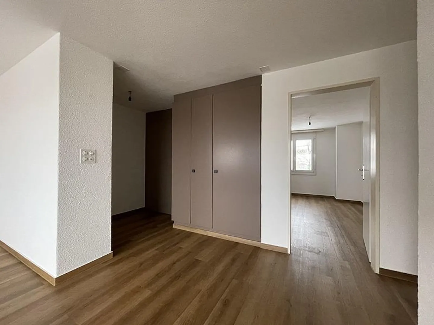 confortable appartement de 4.5 pièces dans un endroit calme - Photo 8 sur 12