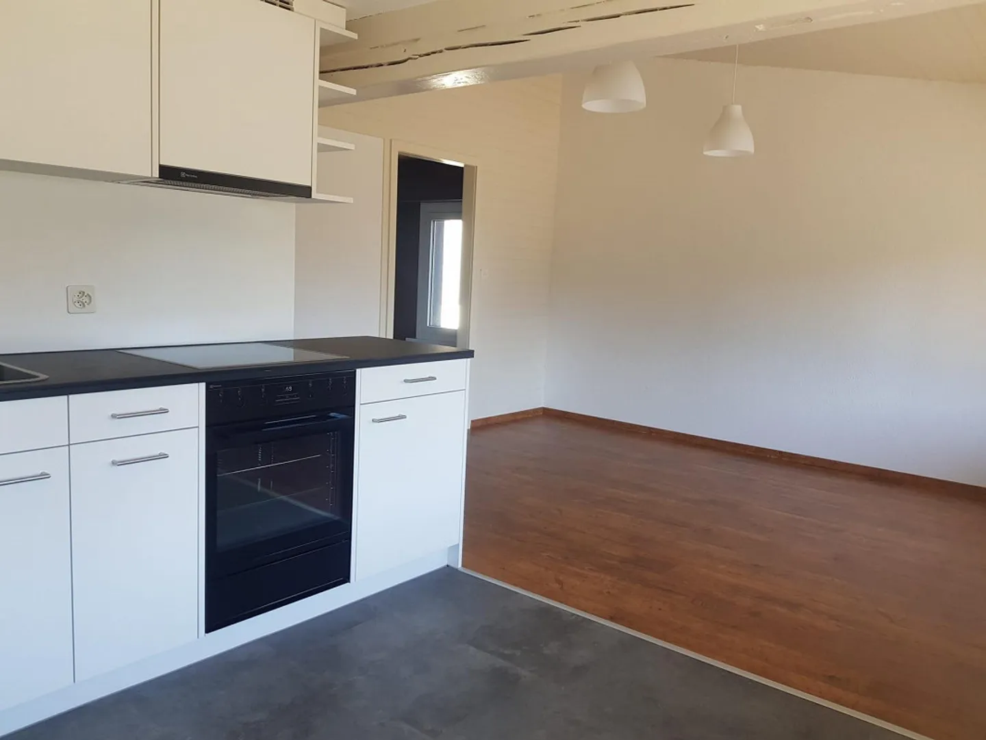 Appartamento di 2,5 stanze al 1° piano in affitto - Foto 2 di 8