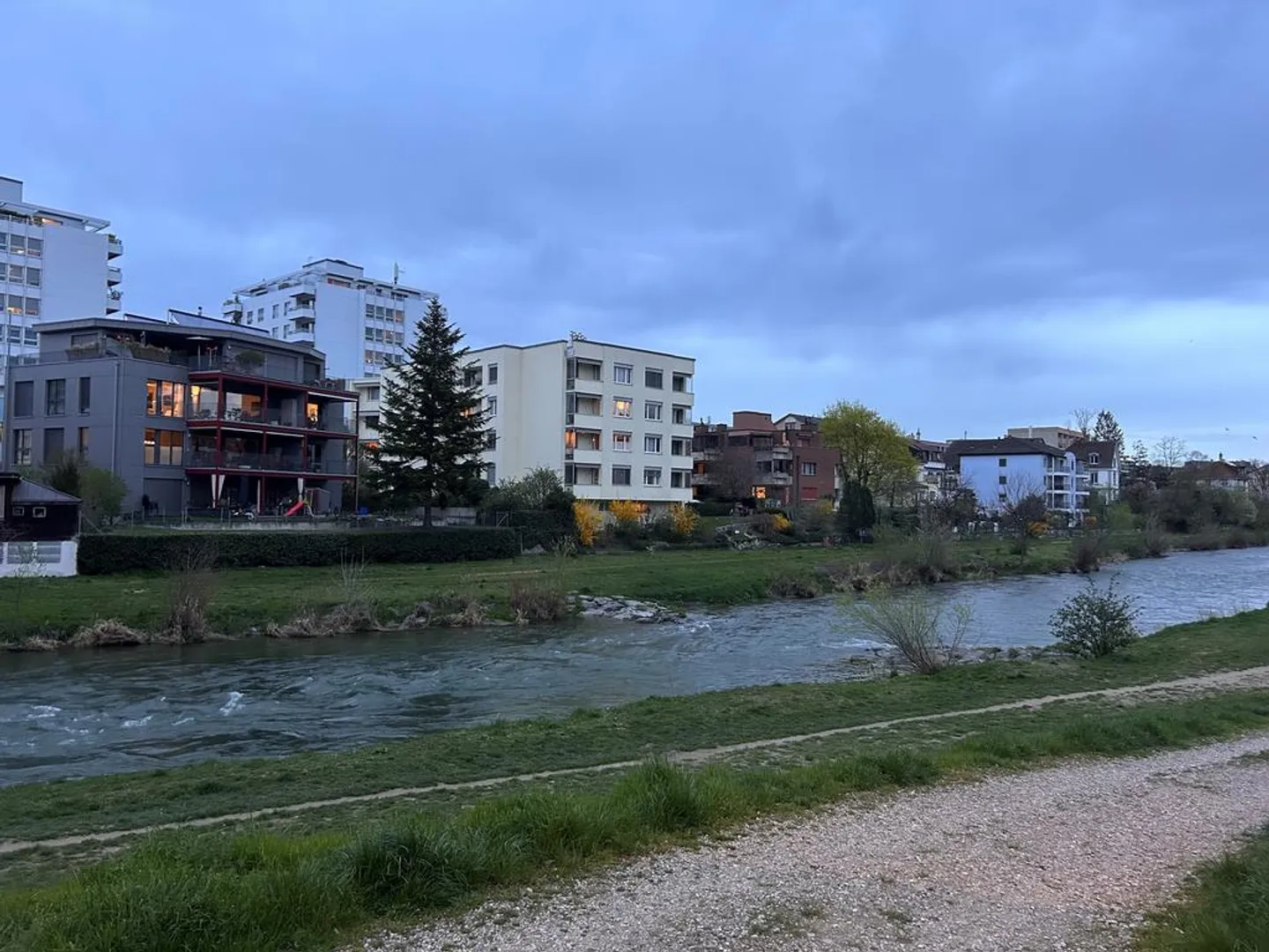 Appartement avec belle vue et jardin commun au bord de la Birs ! - Photo 9 sur 12