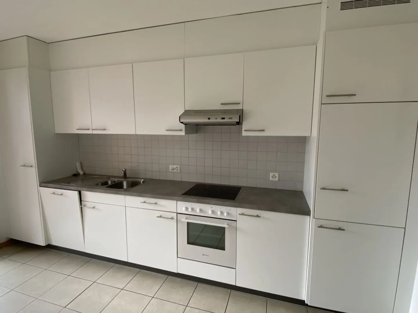 Spazioso appartamento di 4.5 locali con vista panoramica a Biasca - Foto 2 di 11