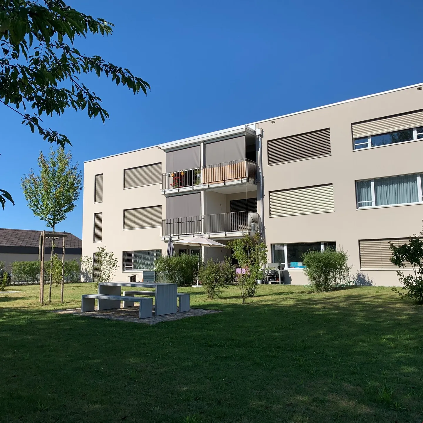 schöne 3.5-Zimmerwohnung mit Gartensitzplatz und Blick ins Grüne - Foto 1 von 10
