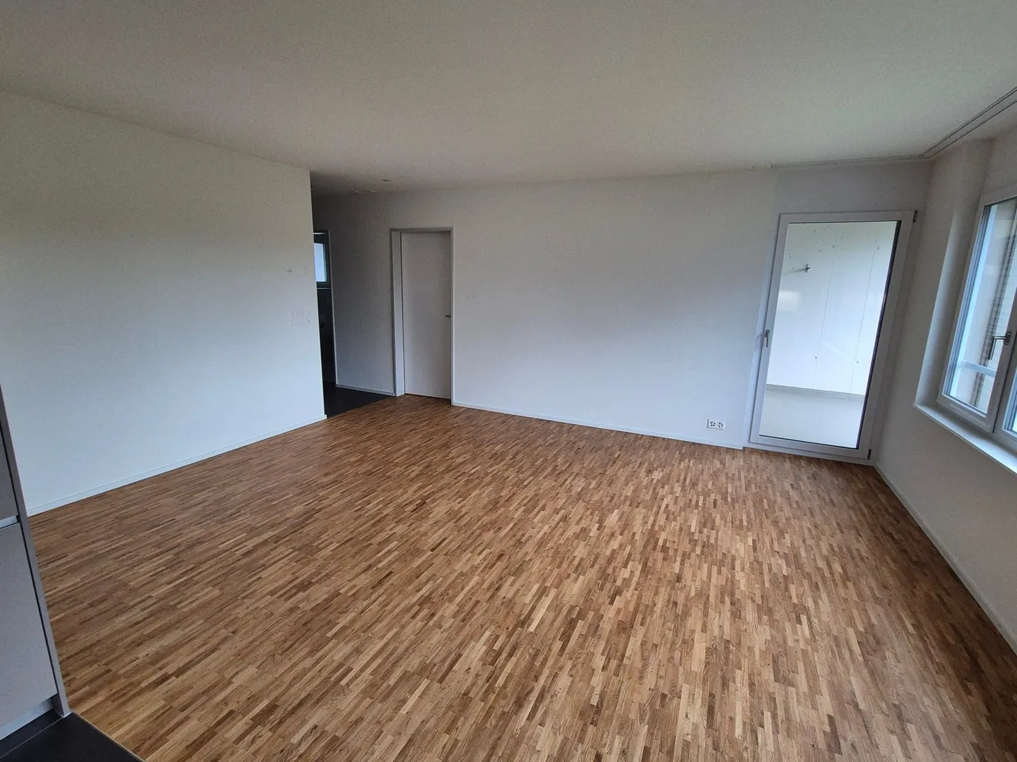 schöne 3.5-Zimmerwohnung mit Gartensitzplatz und Blick ins Grüne - Foto 3 von 10