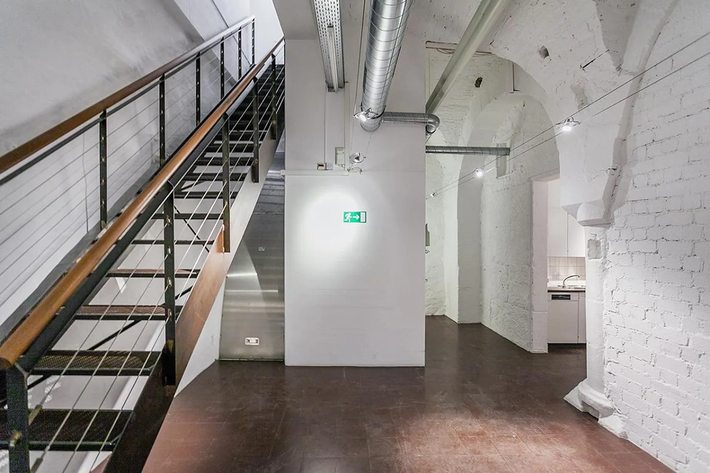 Spazio ufficio in posizione centrale a Berna (limitato fino al 31.03.2026) - Foto 2 di 4