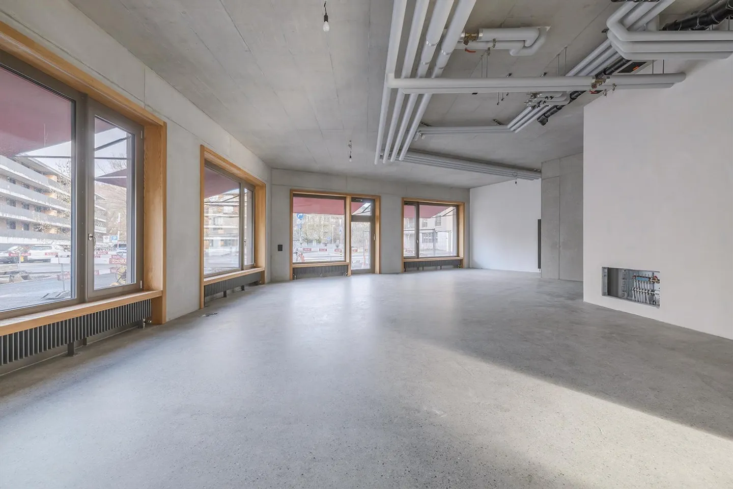 Commercial Property in Biel - Photo 2 of 4