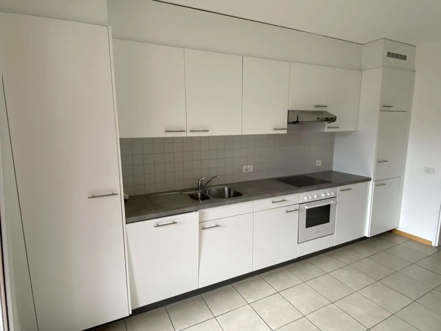 Spazioso appartamento di 4.5 locali con vista panoramica a Biasca - Foto 3 di 11