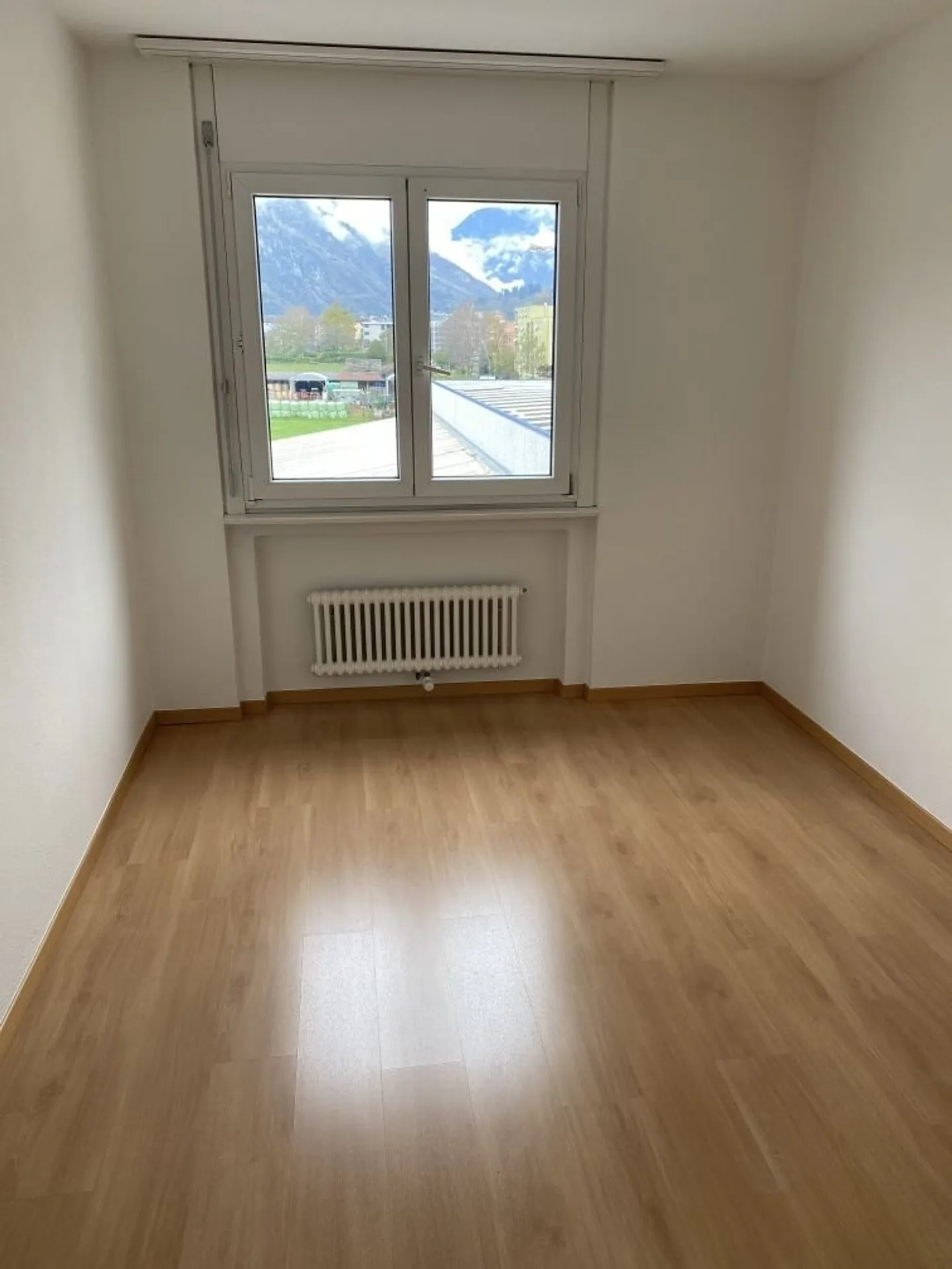 Spazioso appartamento di 4.5 locali con vista panoramica a Biasca - Foto 4 di 11