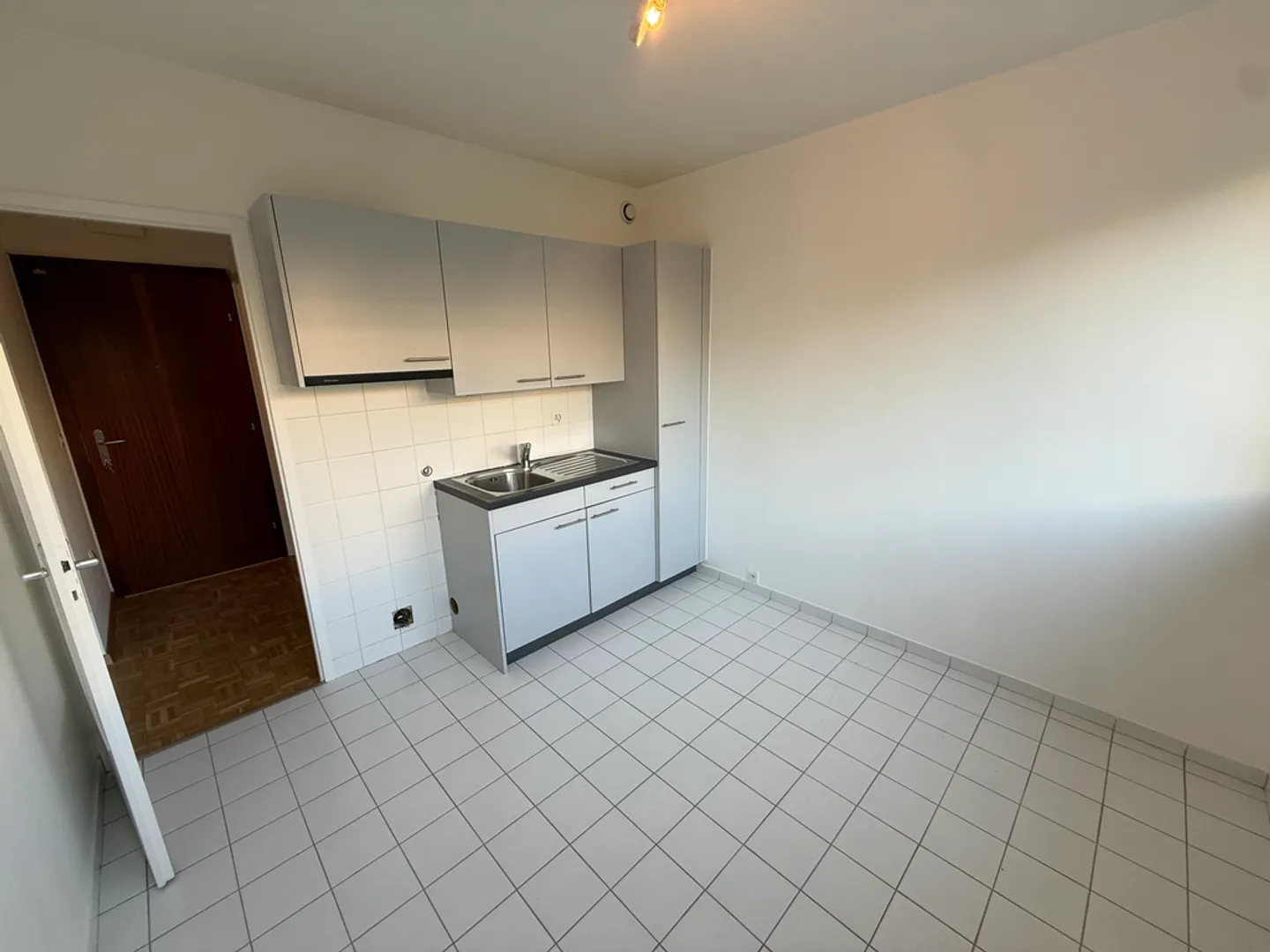 Helle 2-Zimmer-Wohnung Nr. 33 im 3. Stock - Foto 4 von 6