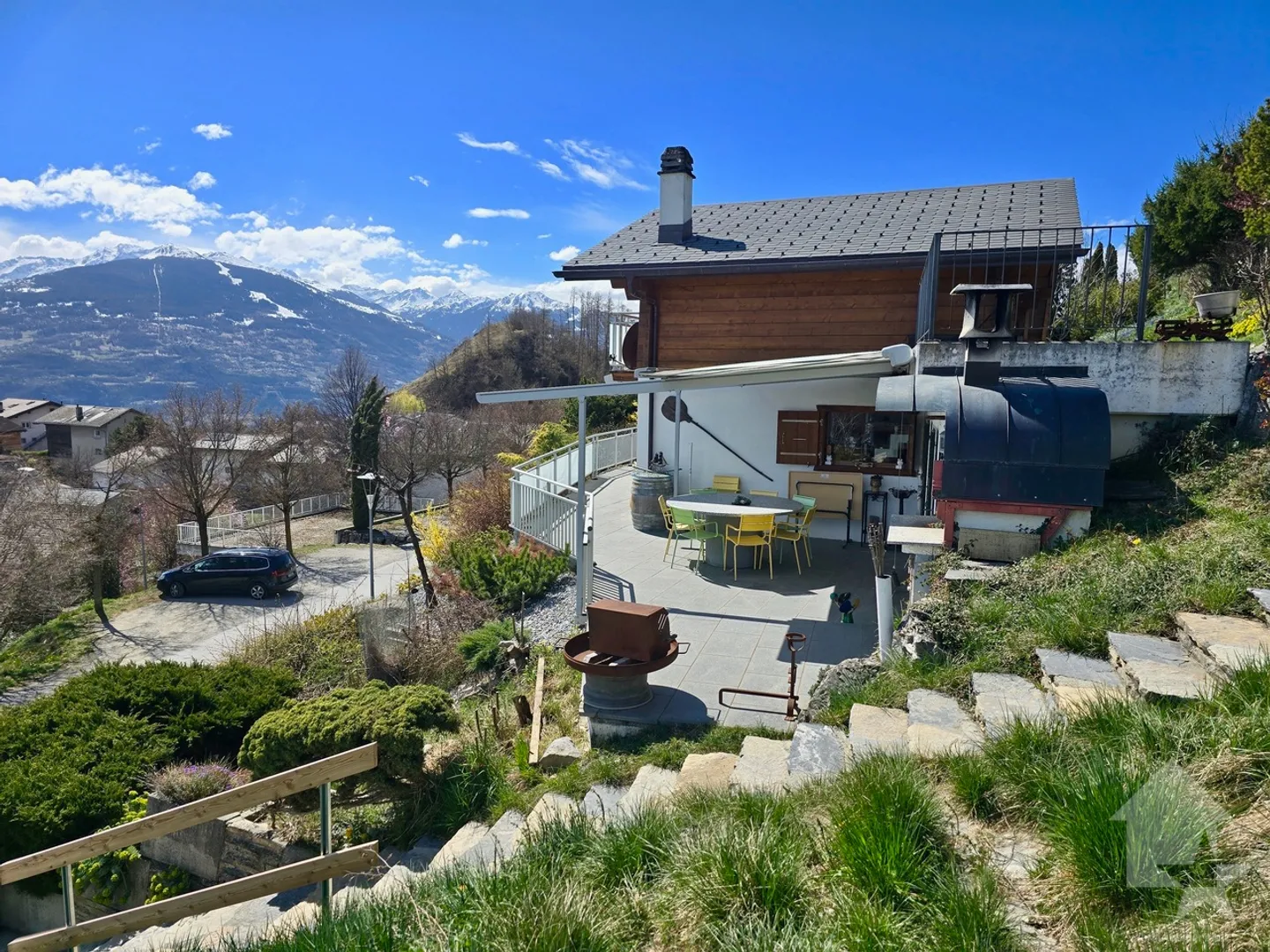 Chalet for sale - Photo 2 of 13