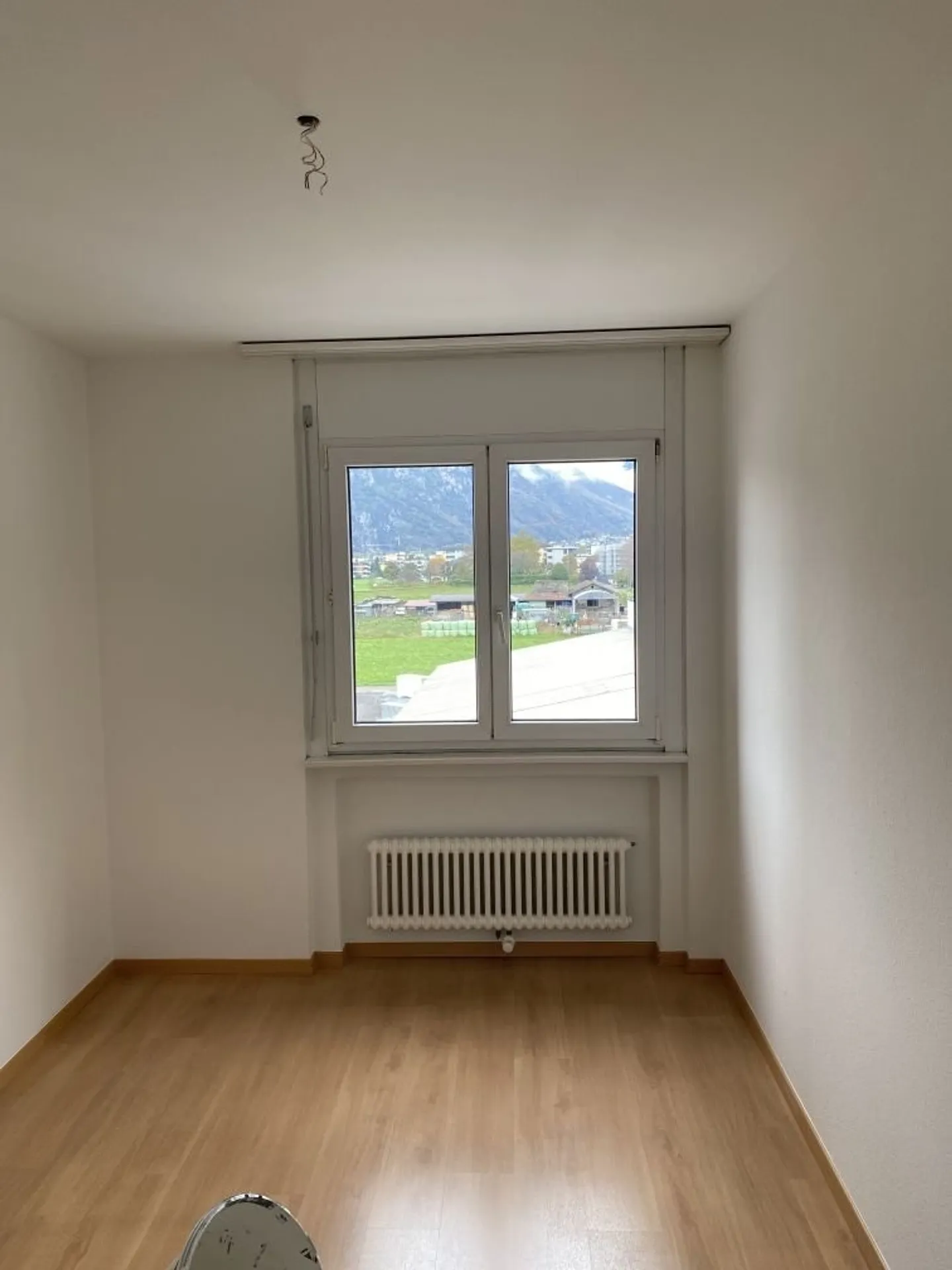 Spazioso appartamento di 4.5 locali con vista panoramica a Biasca - Foto 7 di 11