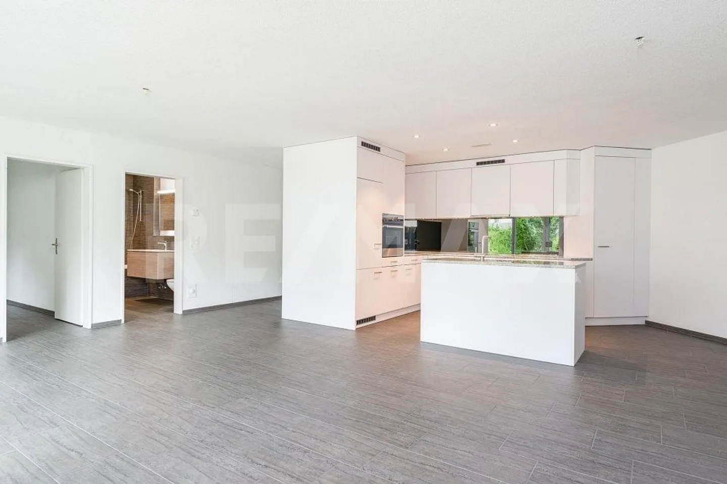 Appartement moderne 2.5 pièces avec jardin - Photo 4 sur 10