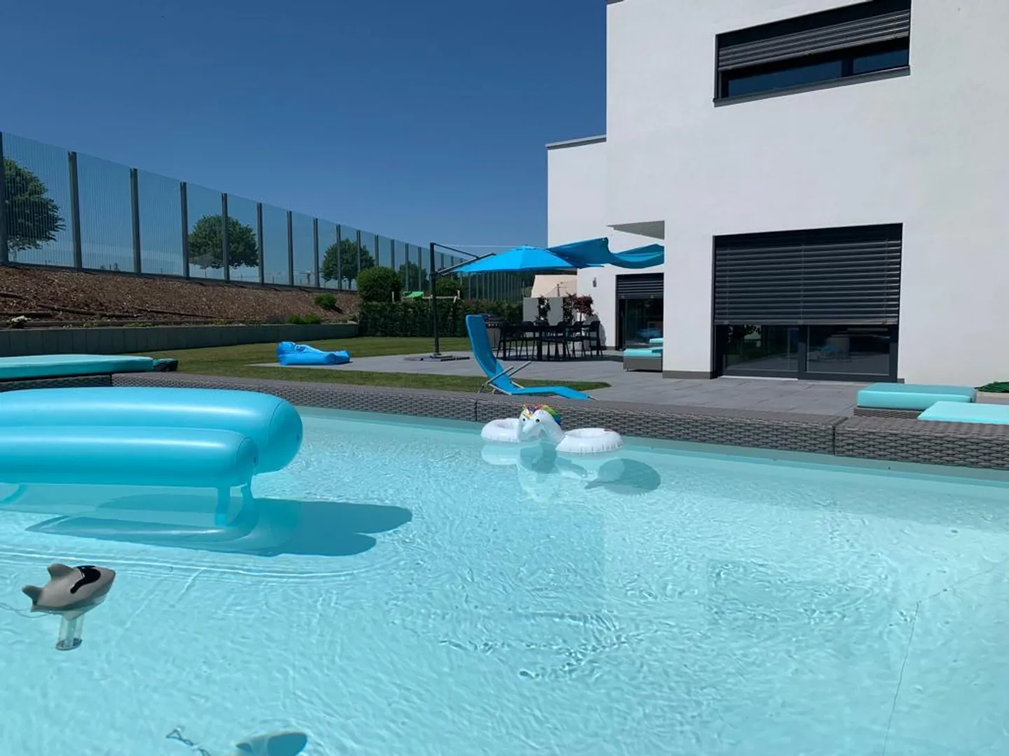 Luxury Villa with Stunning Views - Photo 19 of 20