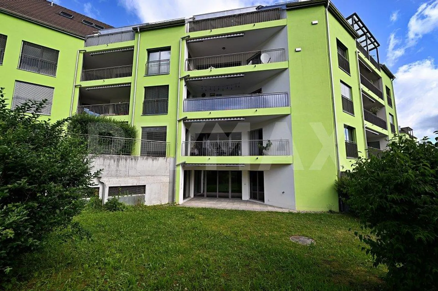 Appartement moderne 2.5 pièces avec jardin - Photo 2 sur 10