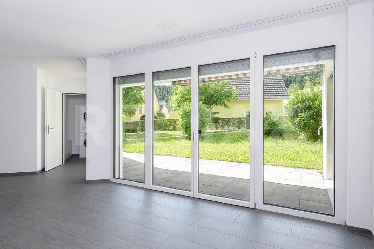 Appartement moderne 2.5 pièces avec jardin - Photo 9 sur 10