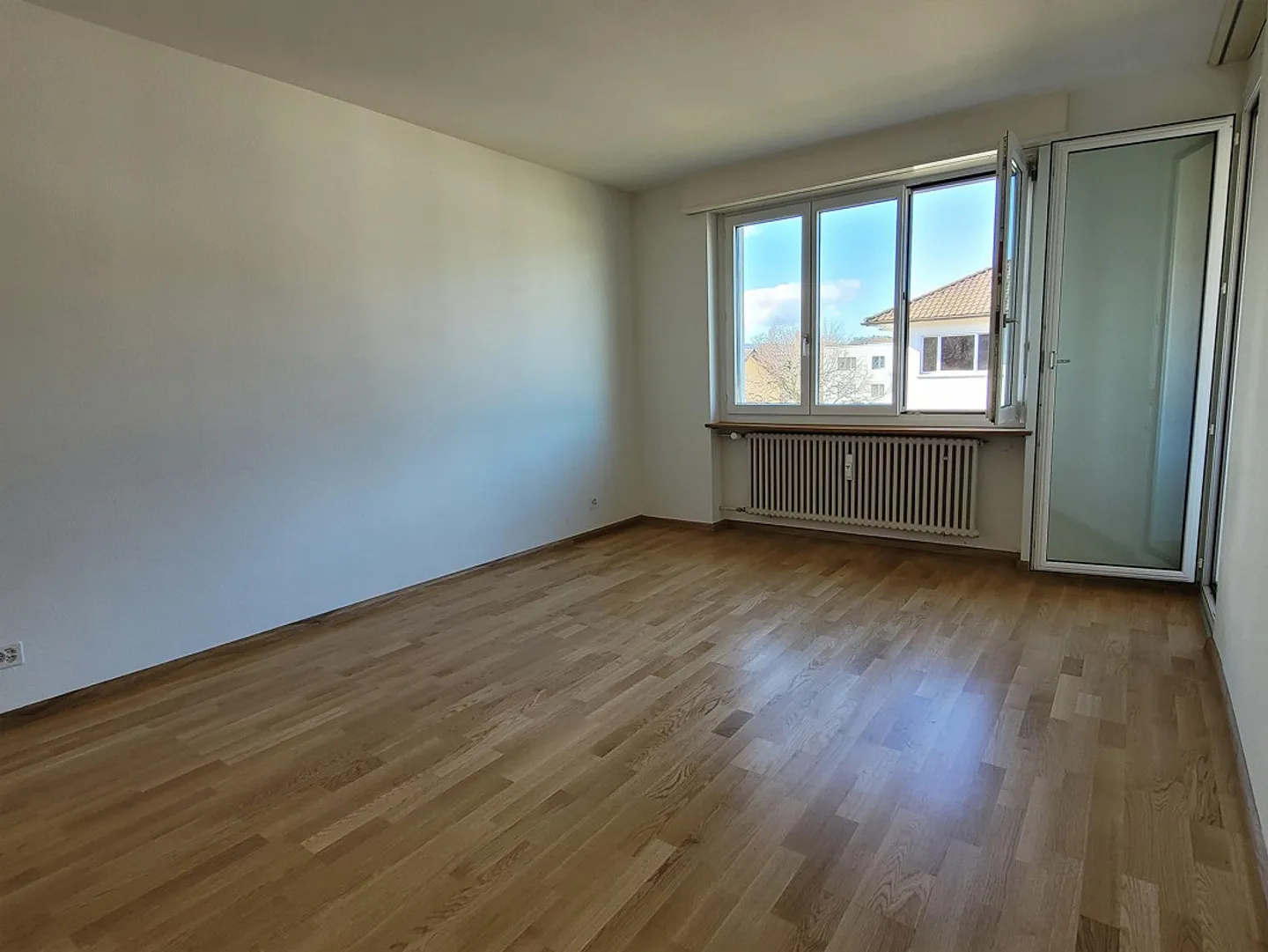Bel appartement 2 pièces ensoleillé près du centre du village et pourtant très calme - Photo 10 sur 16