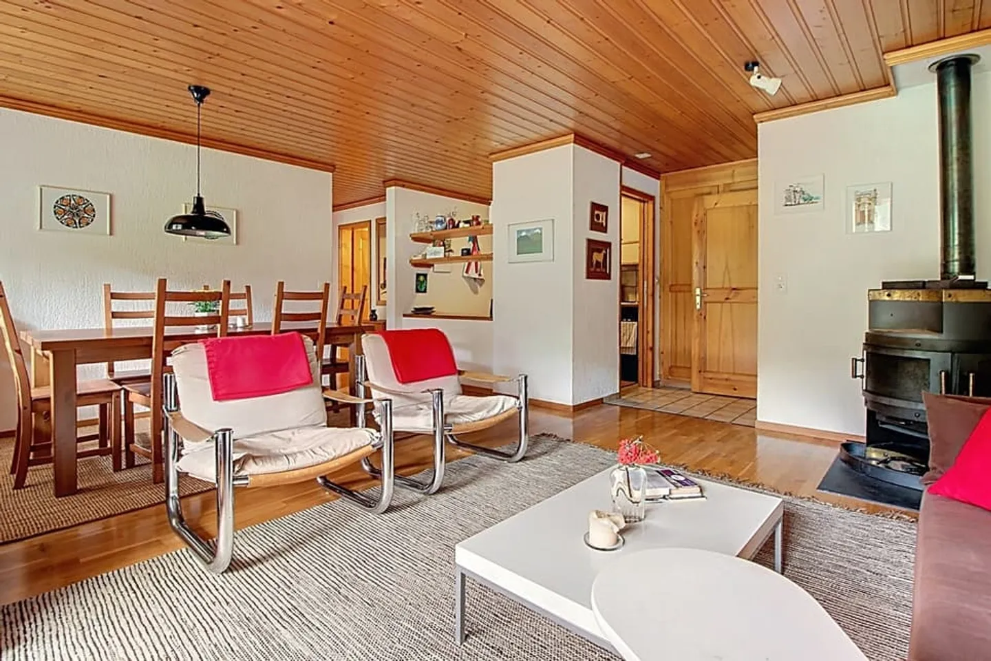 Garden-level apartment with stunning views and large terrace - Photo 1 of 4