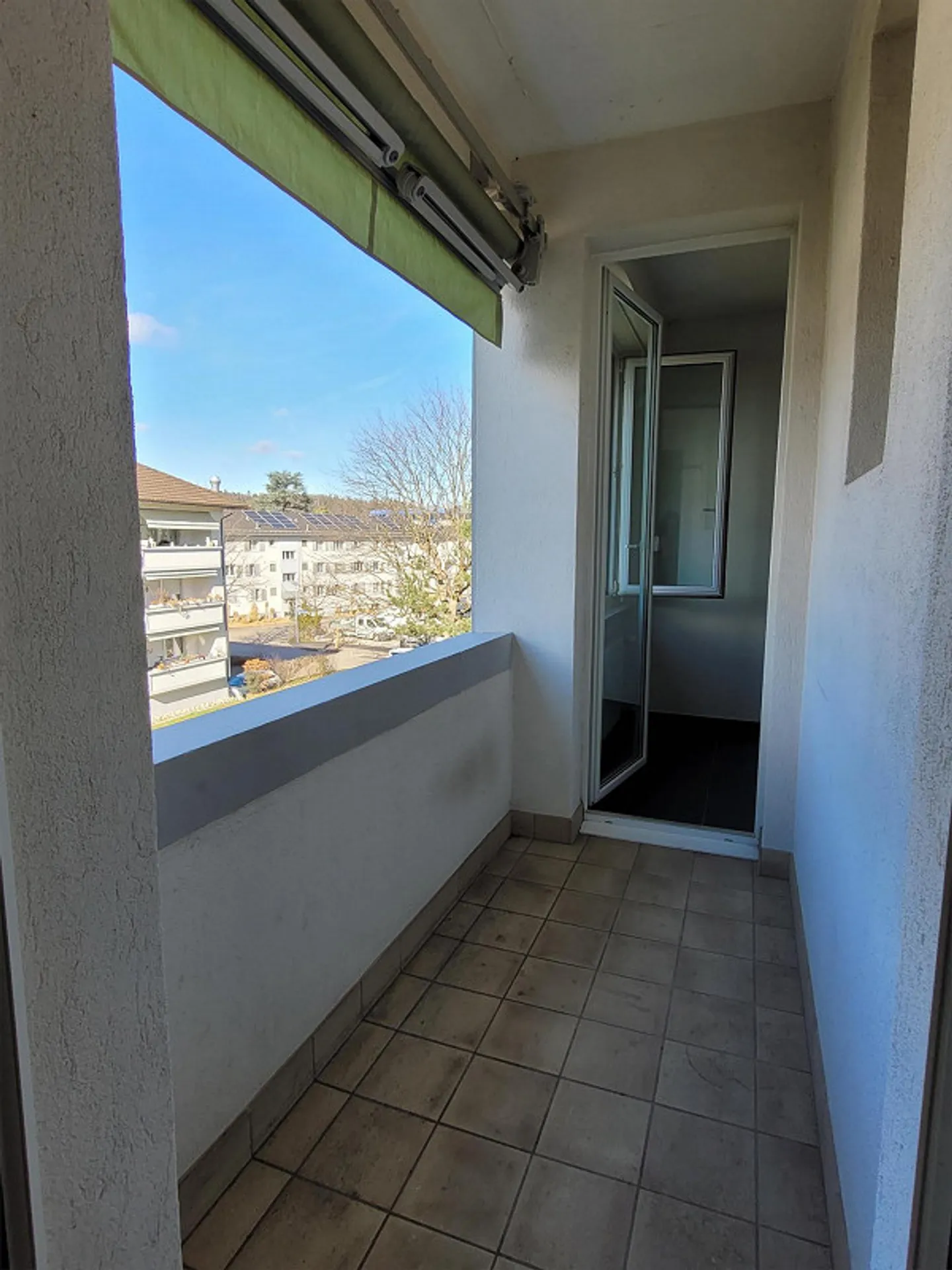 Bel appartement 2 pièces ensoleillé près du centre du village et pourtant très calme - Photo 14 sur 16