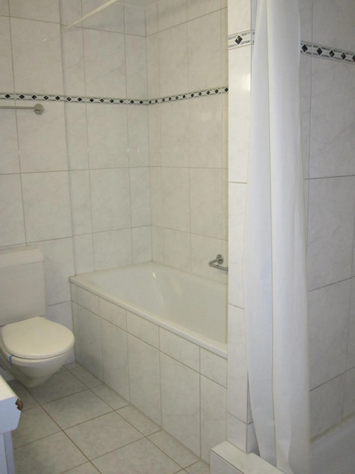 Beautiful, spacious 4.5-room apartment with garden seating area - Photo 7 of 9