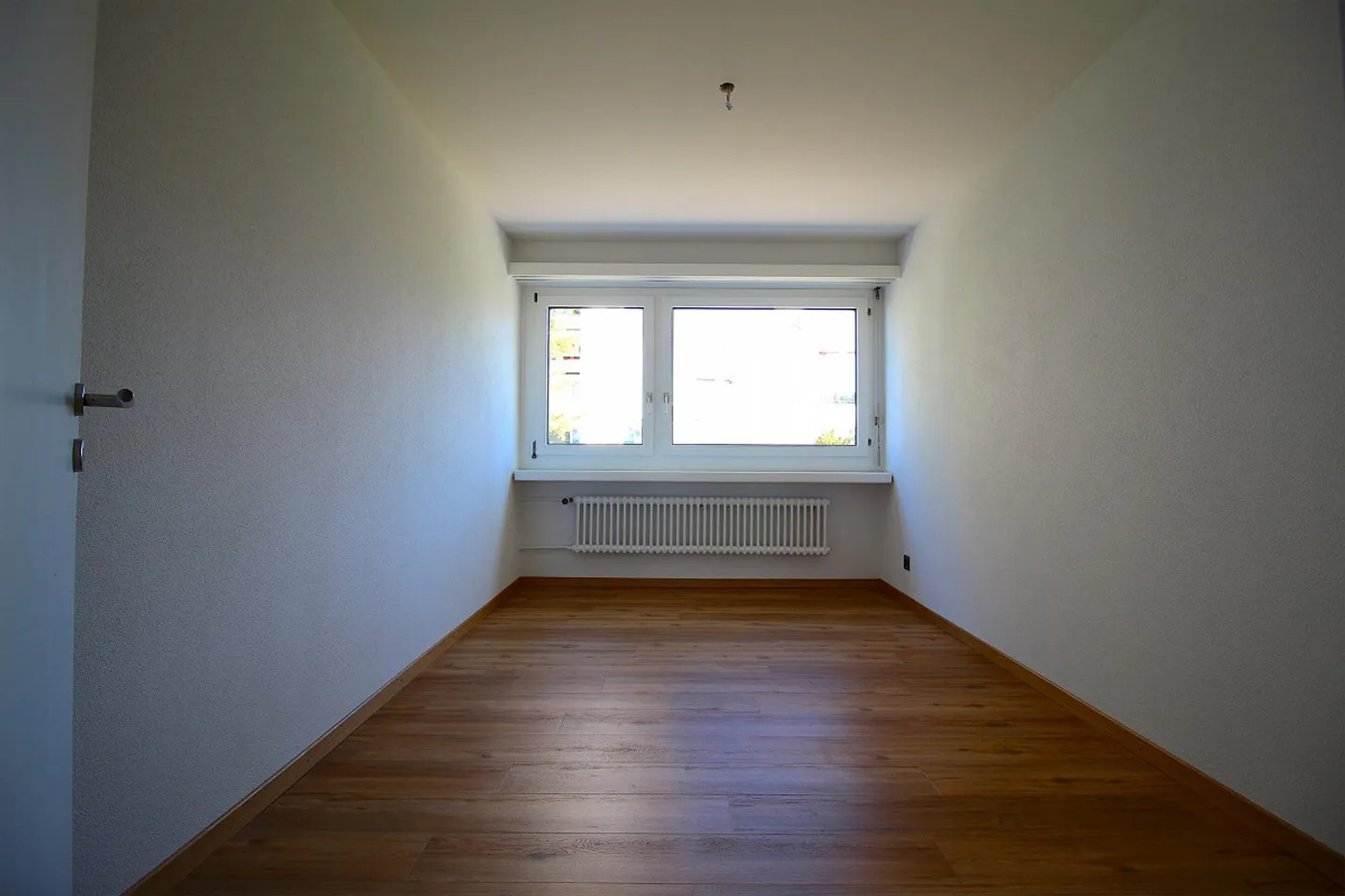 Im Eigentumsstandard ausgebaute 3½-Zimmerwohnung mit Seesicht - Foto 6 von 9