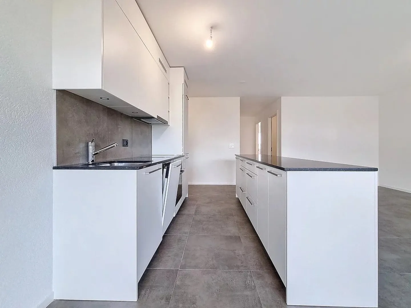 Geräumige 4,5 Zimmer im obersten Stockwerk - Foto 3 von 10