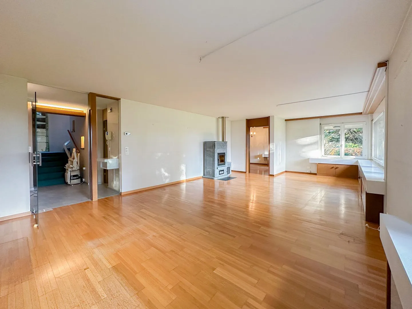 Proprietà con giardino simile a un parco in una posizione unica - Foto 9 di 19