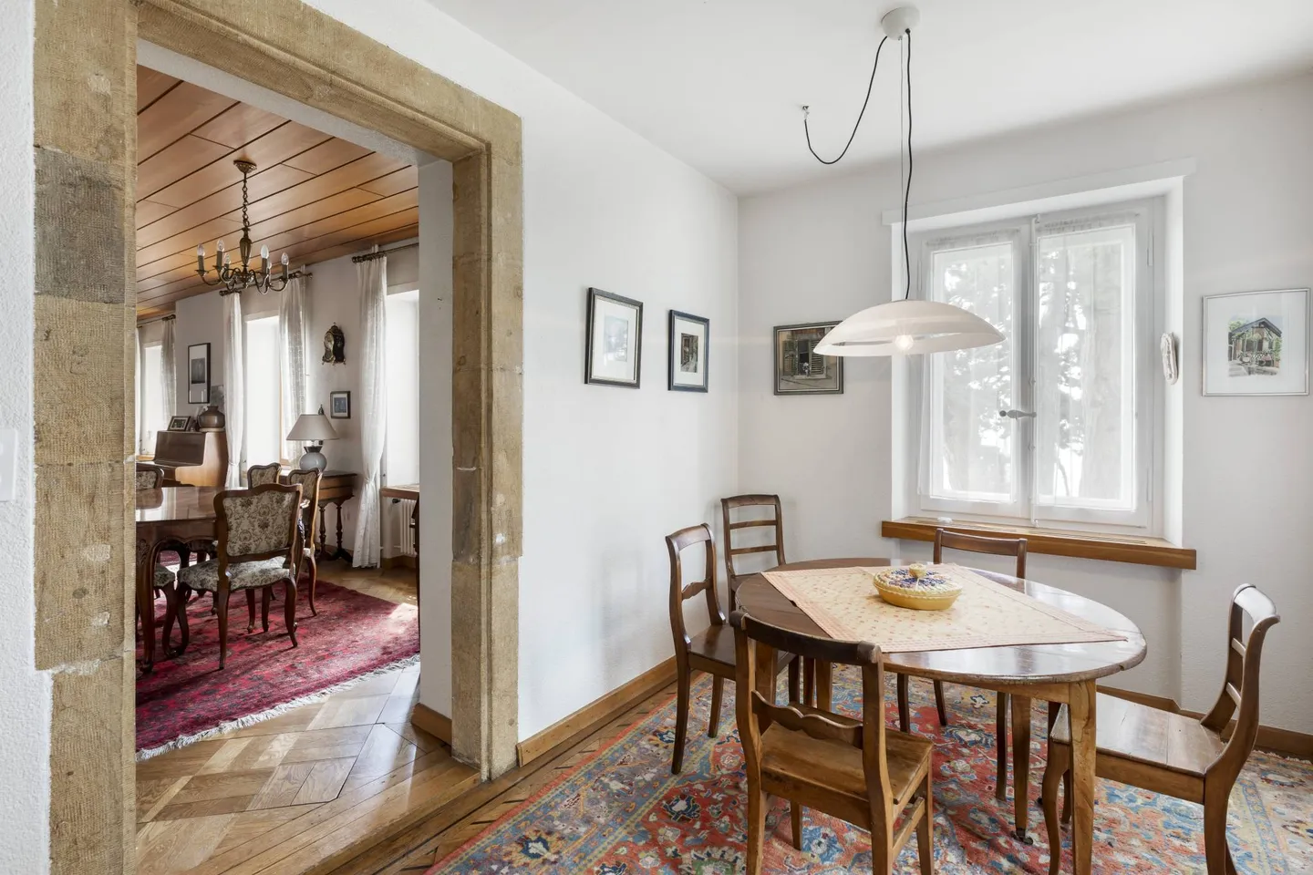Maison de maître avec dépendance de 3.5 pièces en ville de Neuchâtel - Photo 4 sur 11