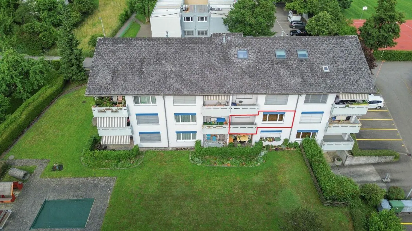 Propriété résidentielle rénovée dans le vert - Photo 1 sur 10