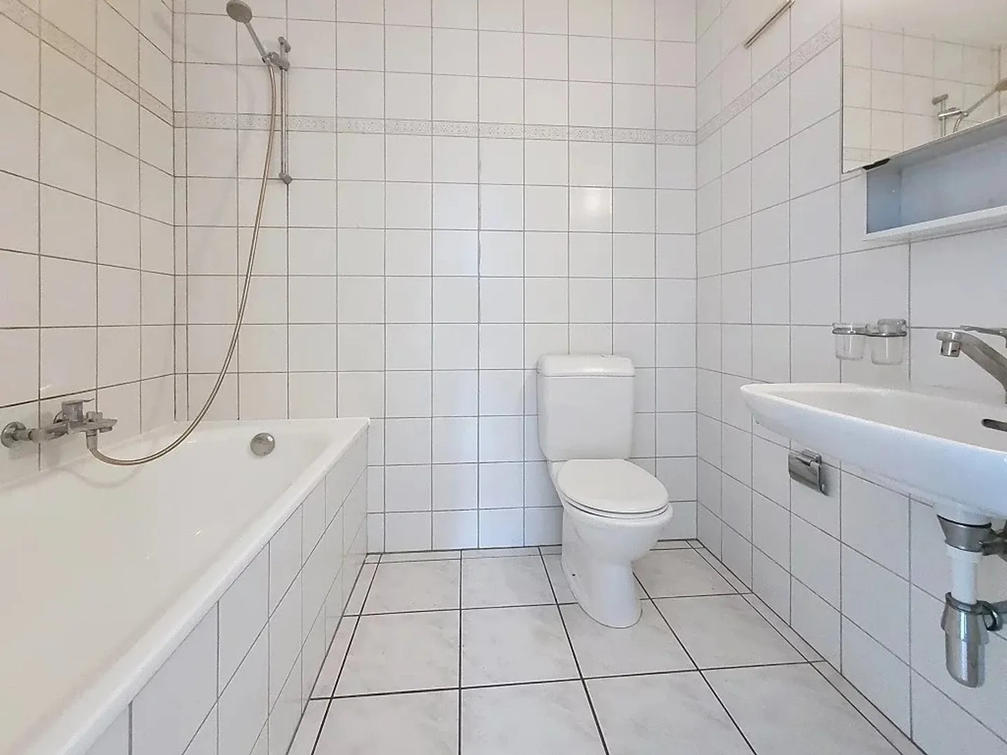 Geräumige 4,5 Zimmer im obersten Stockwerk - Foto 10 von 10
