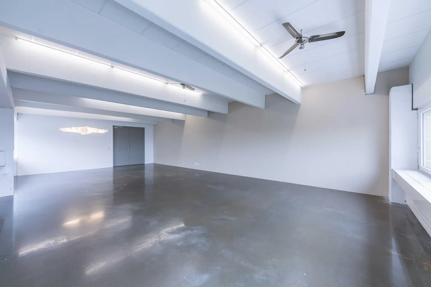 Bureau 85m2 DLZ 3 - avec une vue remarquable - Photo 4 sur 7