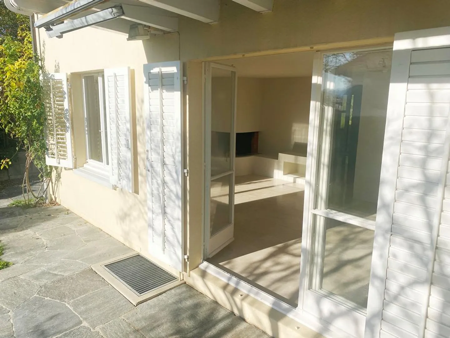 Charming jewel with garden, garage in a quiet location - Photo 4 of 29