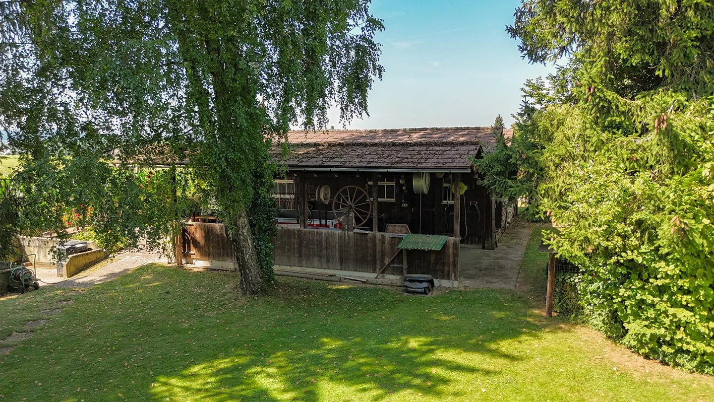 Proprietà con giardino simile a un parco in una posizione unica - Foto 17 di 19