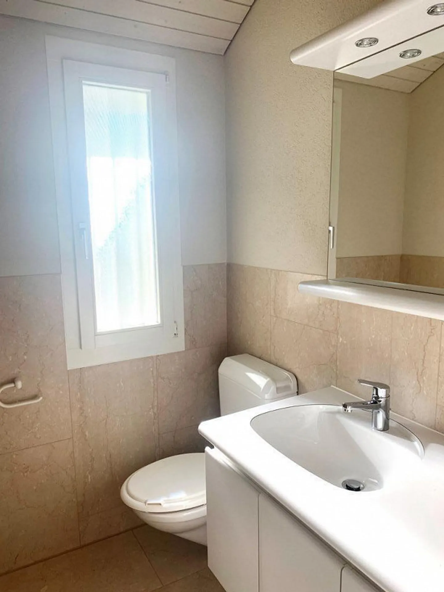 Charming jewel with garden, garage in a quiet location - Photo 16 of 29