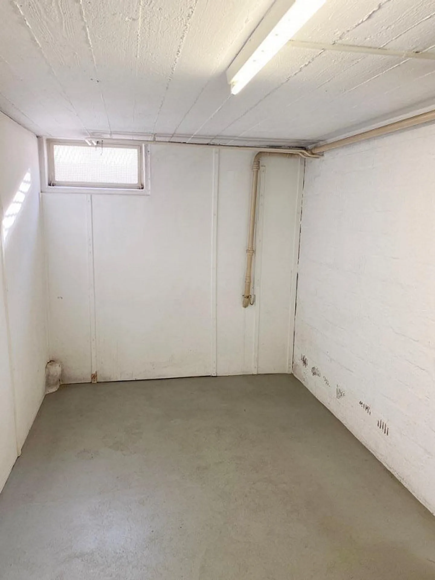 Charming jewel with garden, garage in a quiet location - Photo 25 of 29