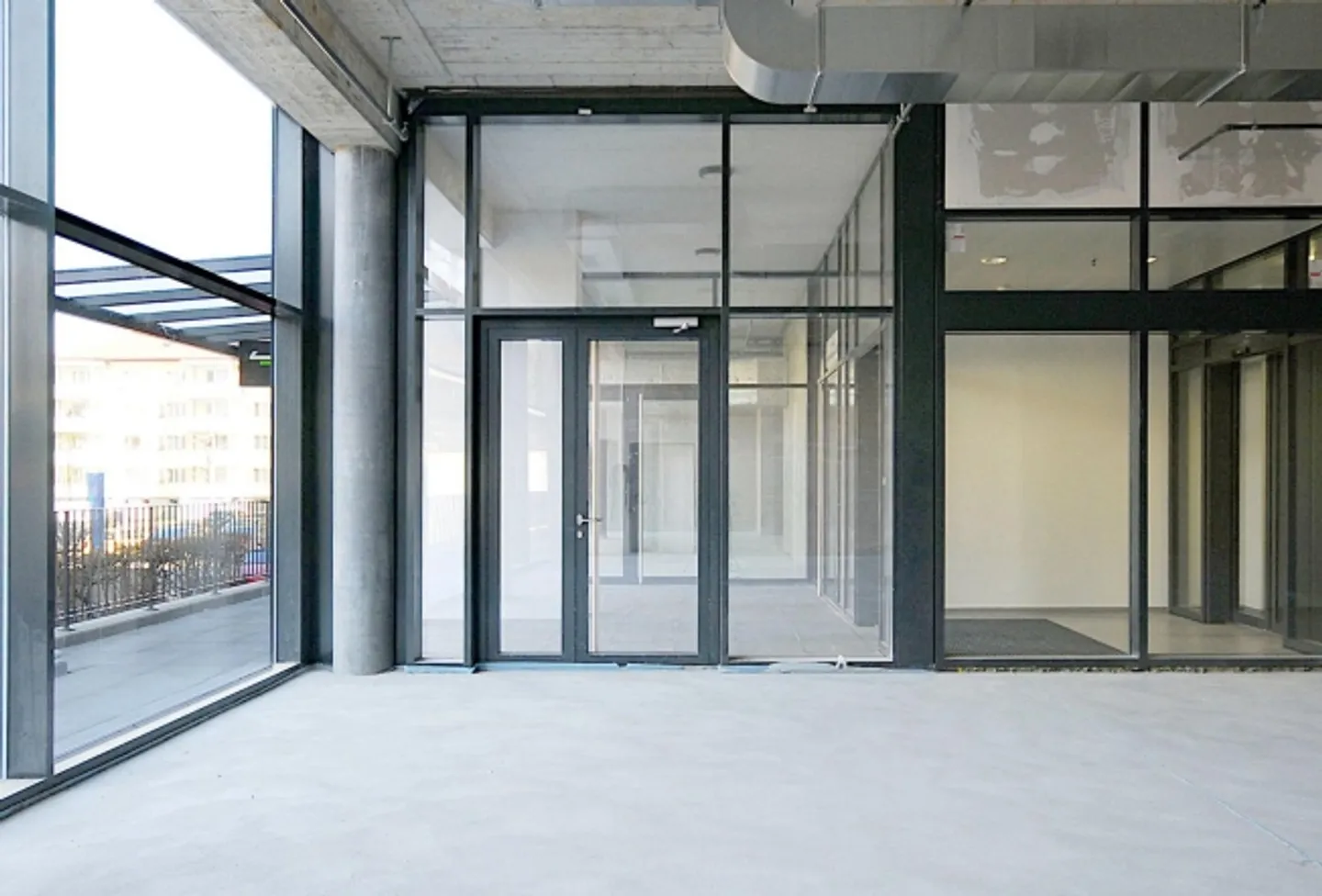 "Area di servizio direttamente accanto a PureGym!" - Foto 1 di 6