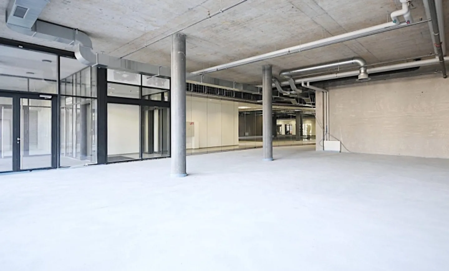 "Area di servizio direttamente accanto a PureGym!" - Foto 6 di 6