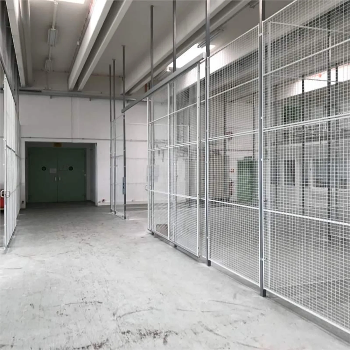 Spazi di stoccaggio di 140m2 - Top infrastruttura - Foto 2 di 4