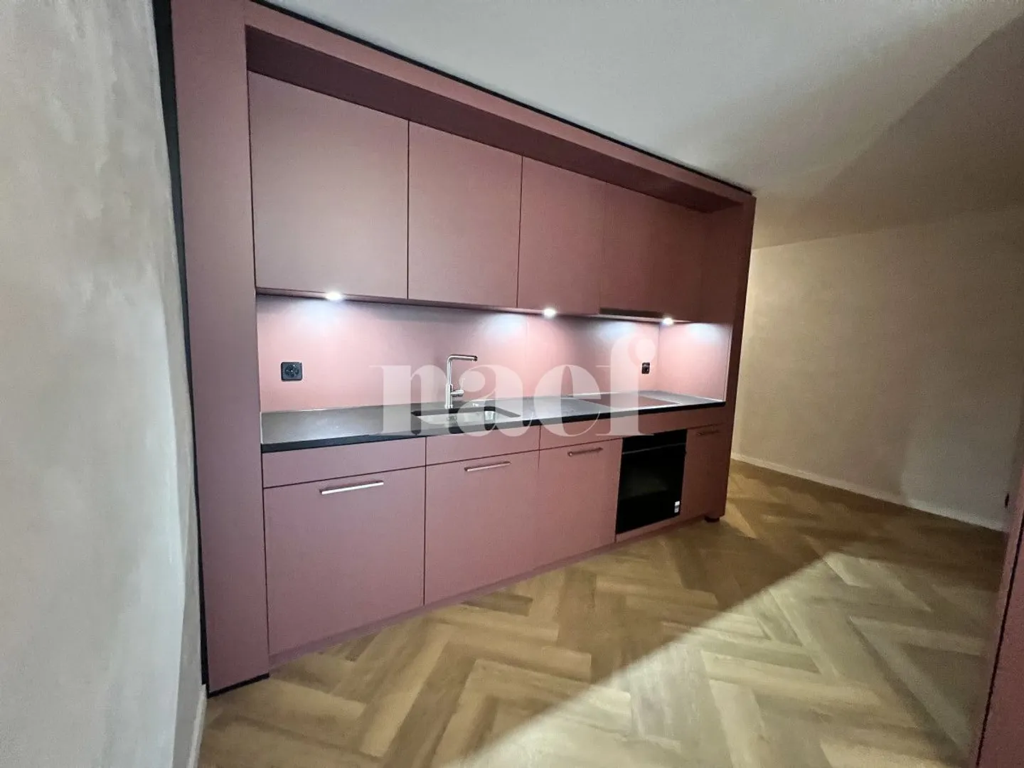 2.5 Room Apartment - Photo 2 of 7