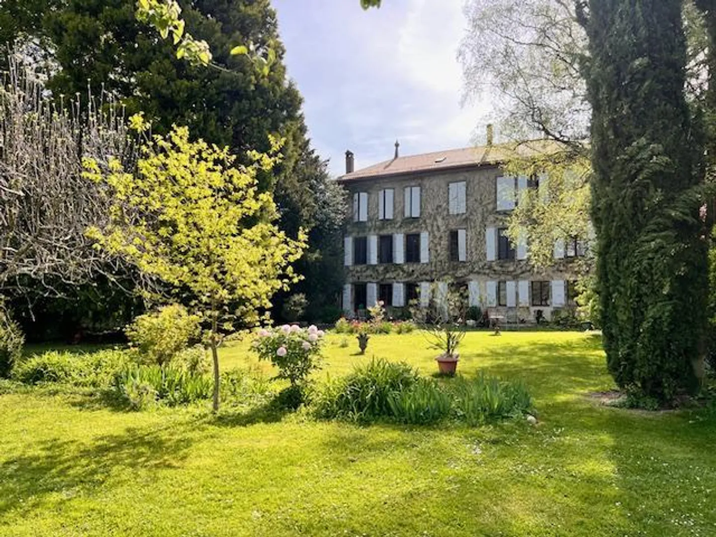 Grande casa di villaggio in vitalizio nella campagna ginevrina di Satigny - Foto 3 di 10