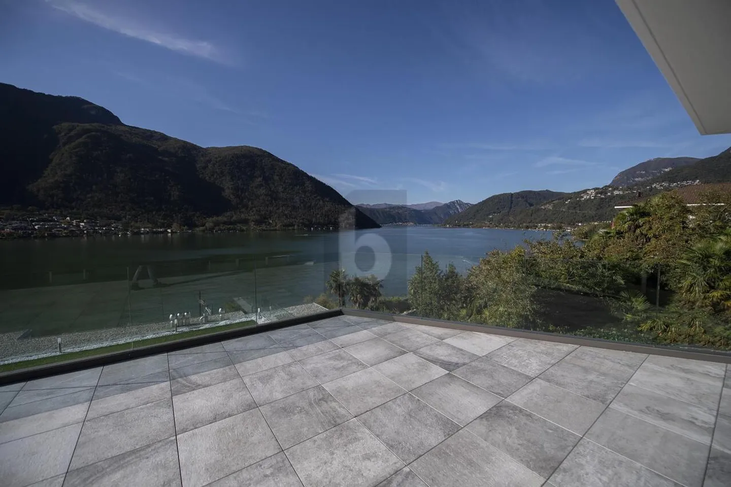 SPACIOUS WITH GARDEN AND VIEW - Photo 1 of 6