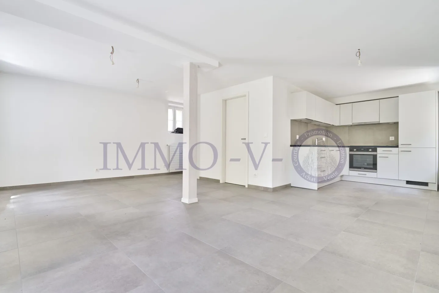 DUPLEX DE STANDING ENTIEREMENT RENOVE - Photo 1 sur 9