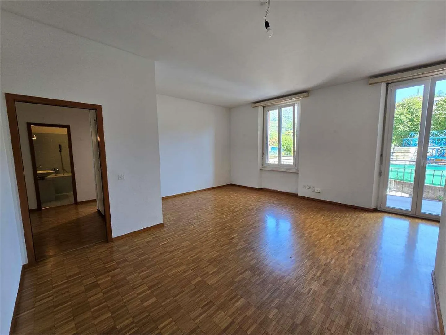 Chiasso (Via Puccini 2) - Spacieux 3.5 Pièces de 95 m² au Rez-de-Chaussée avec Grand B - Photo 3 sur 13