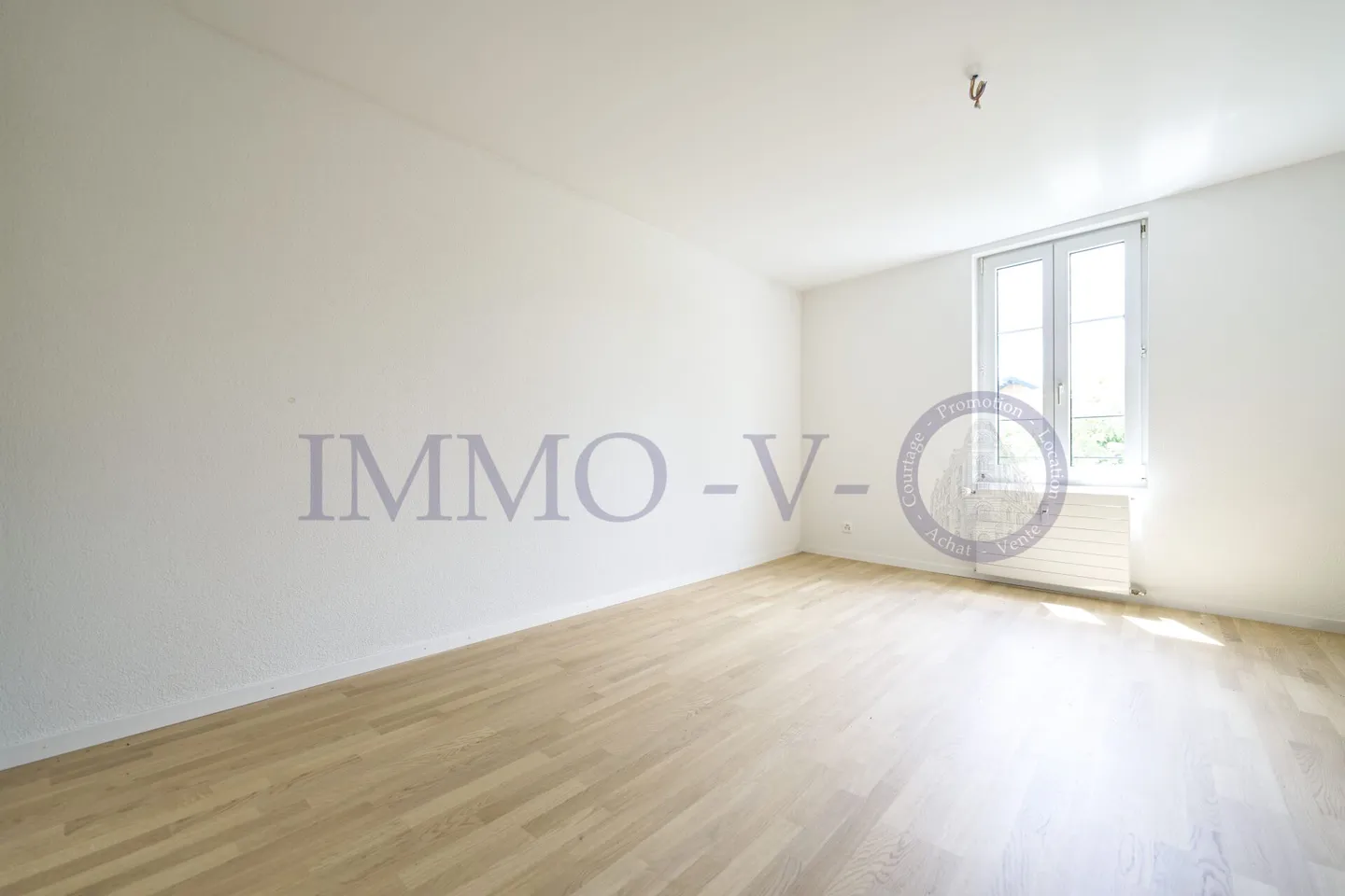 DUPLEX DE STANDING ENTIEREMENT RENOVE - Photo 7 sur 9