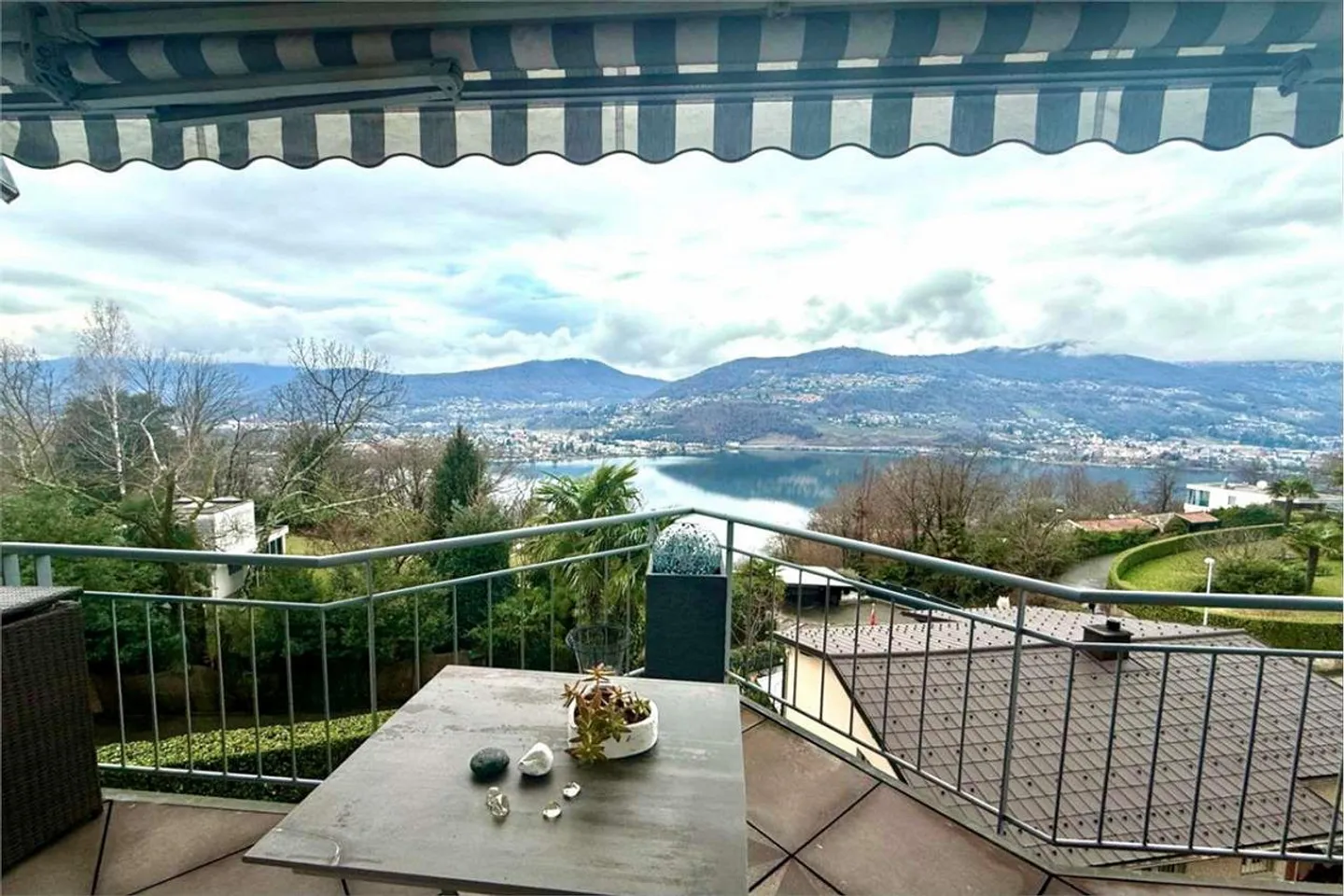 Duplex 4,5 camere con vista incantevole sul lago - Foto 10 di 13