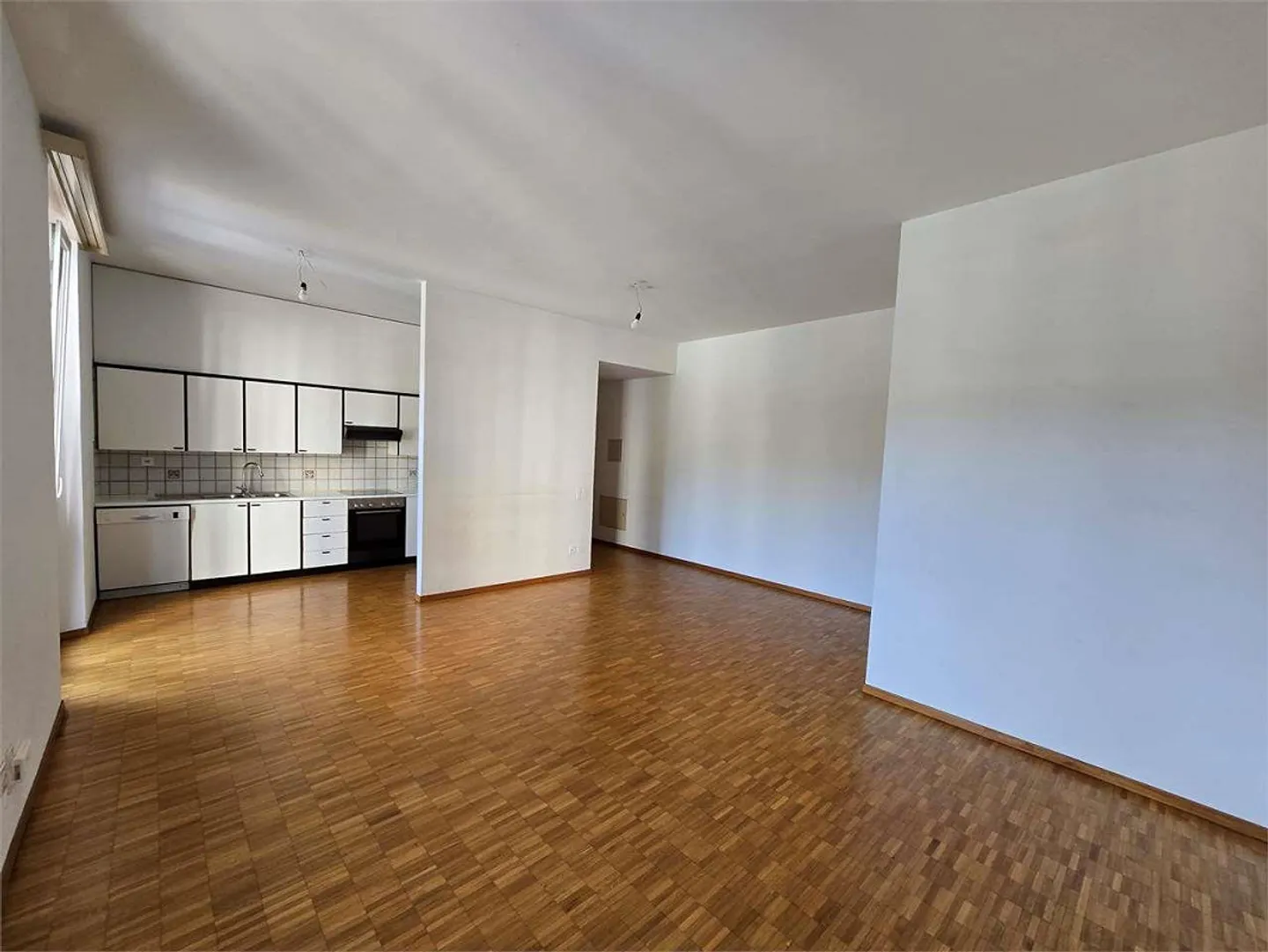 Chiasso (Via Puccini 2) - Spacieux 3.5 Pièces de 95 m² au Rez-de-Chaussée avec Grand B - Photo 1 sur 13