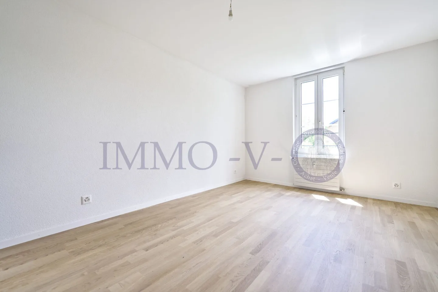 DUPLEX DE STANDING ENTIEREMENT RENOVE - Photo 5 sur 9