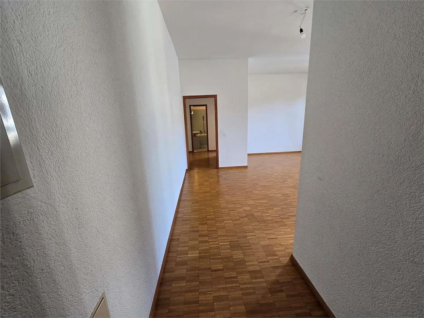 Chiasso (Via Puccini 2) - Spacieux 3.5 Pièces de 95 m² au Rez-de-Chaussée avec Grand B - Photo 2 sur 13
