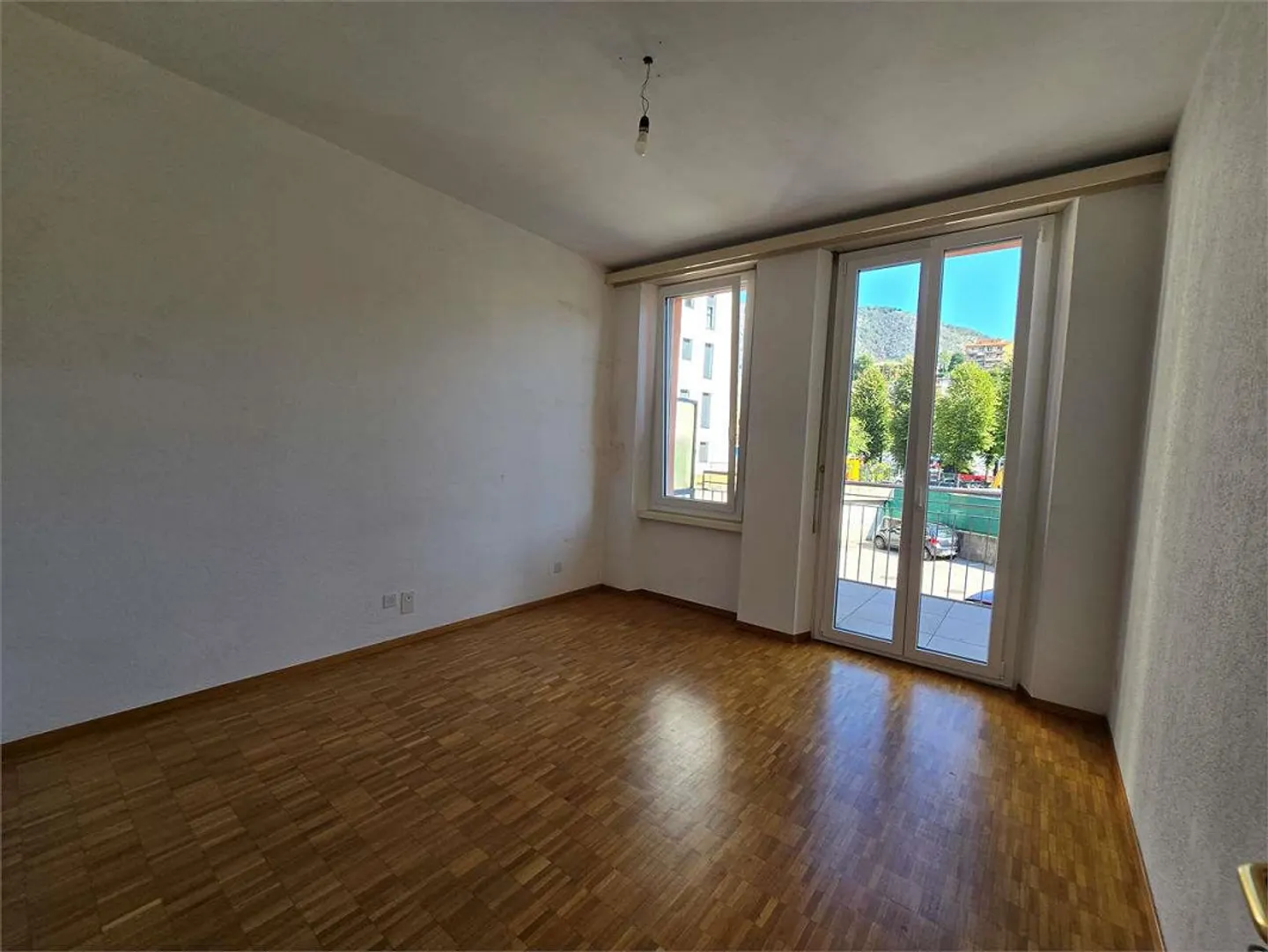 Chiasso (Via Puccini 2) - Spacieux 3.5 Pièces de 95 m² au Rez-de-Chaussée avec Grand B - Photo 8 sur 13