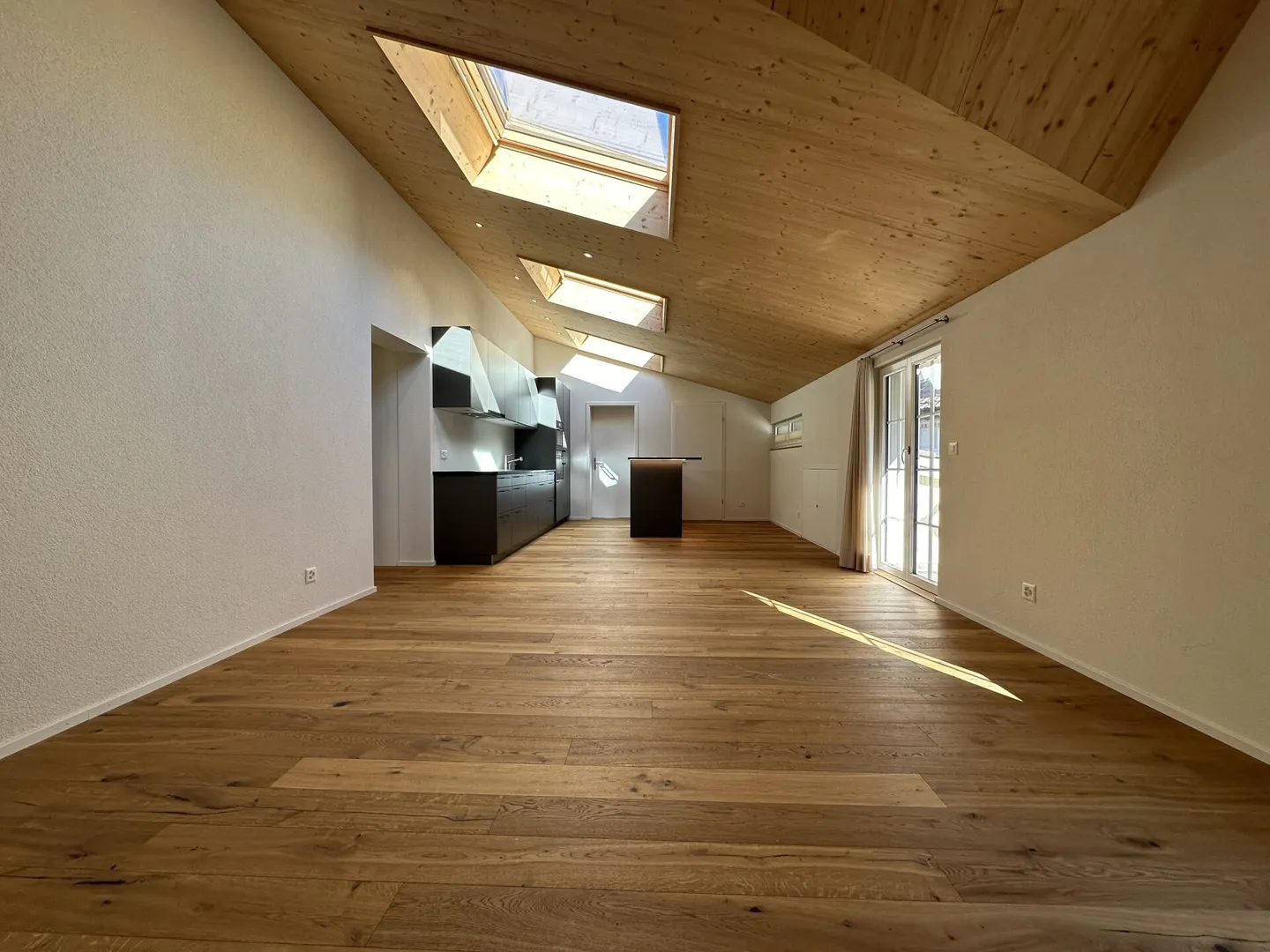 Mehrfamilienhaus in der Altstadt von Glarus - Foto 4 von 14